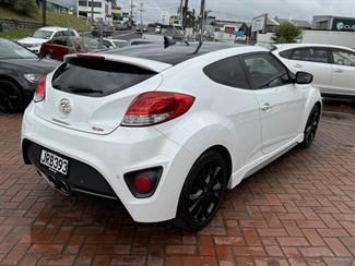 2016 Hyundai Veloster - Thumbnail